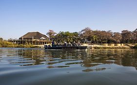 Hakusembe River Lodge